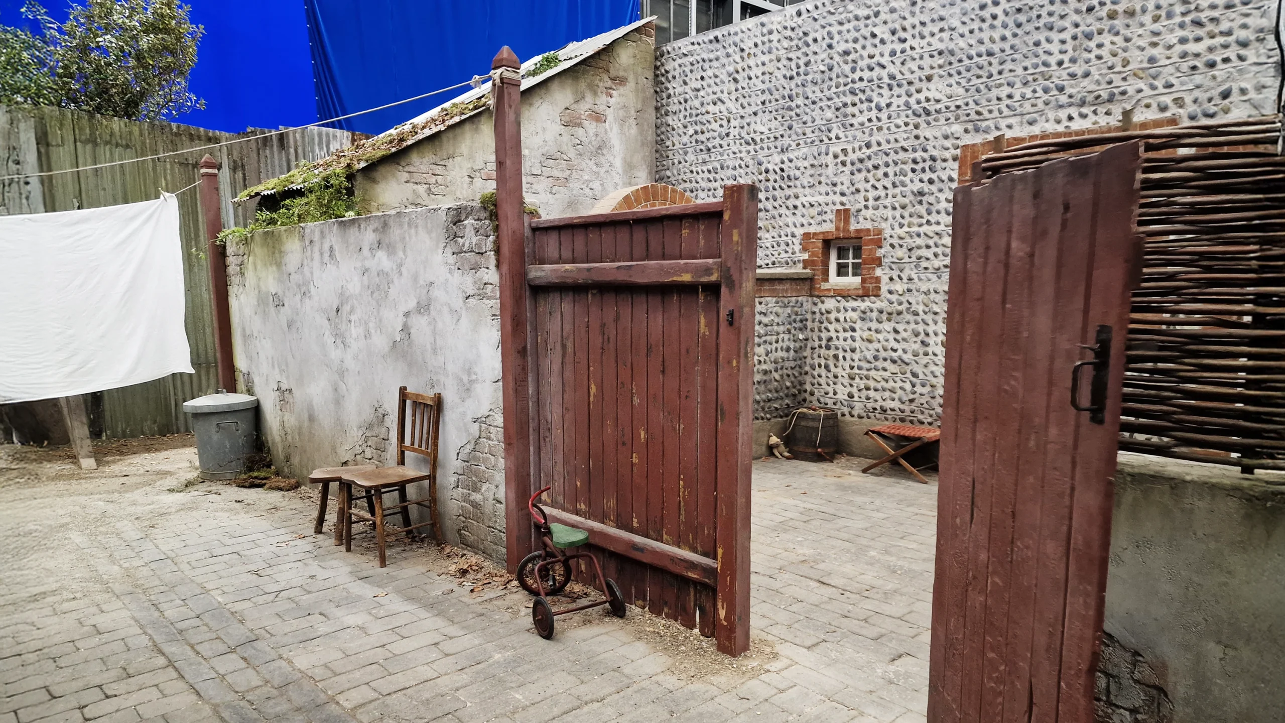 Cineco-Wicked-Little-Letters-6